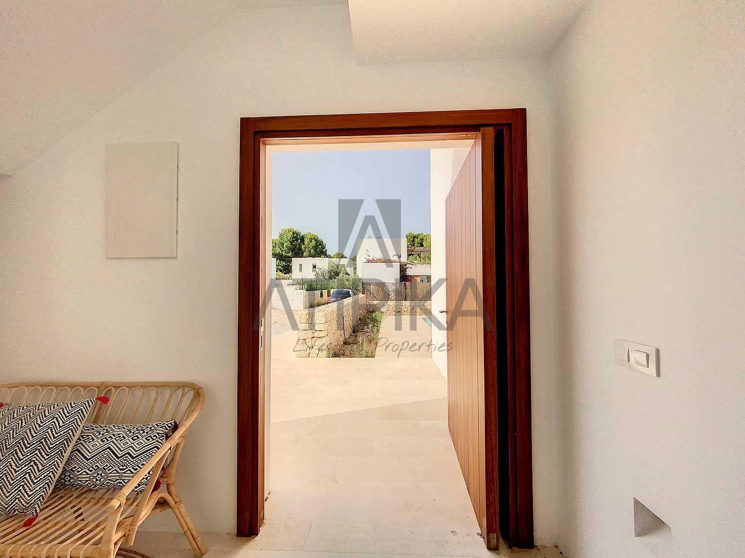 3 bedroom Villa for sale in Coves Noves with pool - € 750,000 (Ref: 9941360)