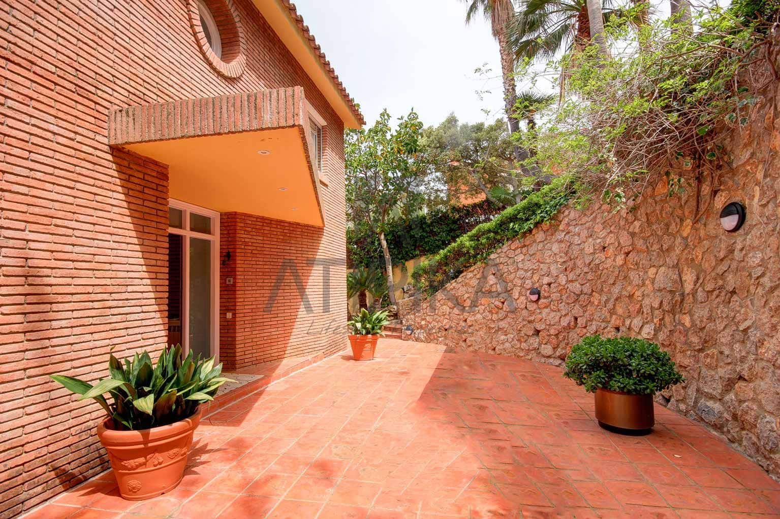 7 makuuhuone Huvila myytävänä paikassa Castelldefels mukana uima-altaan - 1 900 000 € (Ref: 9941381)