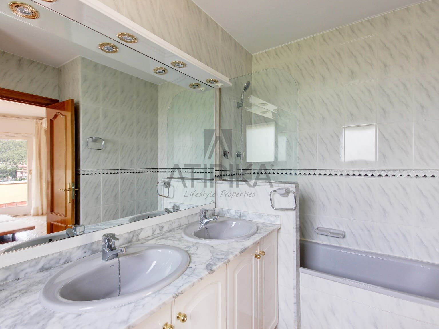 7 makuuhuone Huvila myytävänä paikassa Castelldefels mukana uima-altaan - 1 900 000 € (Ref: 9941381)