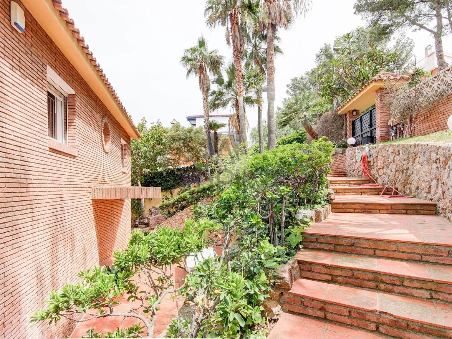 7 makuuhuone Huvila myytävänä paikassa Castelldefels mukana uima-altaan - 1 900 000 € (Ref: 9941381)