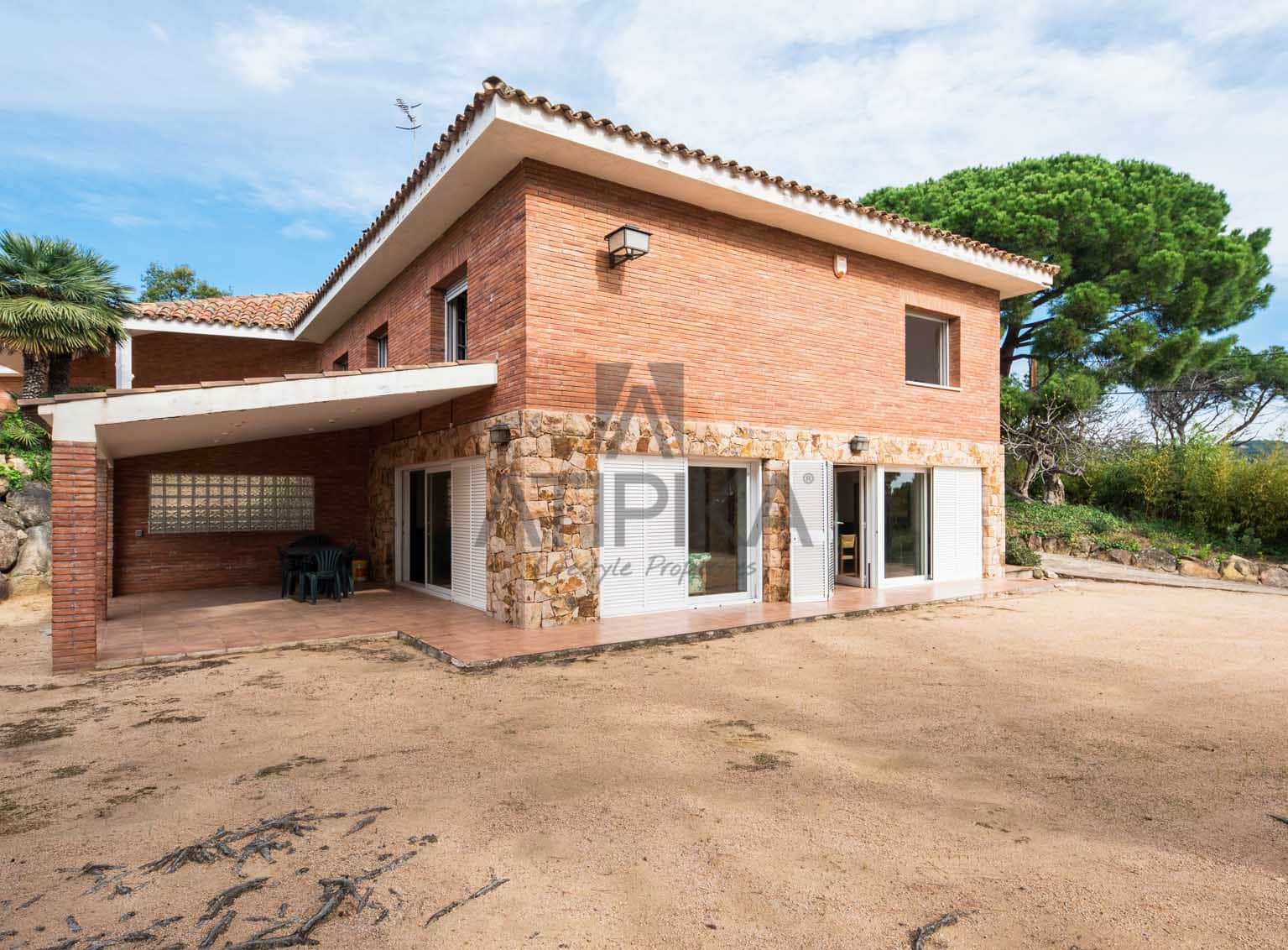 5 soveværelse Villa til salg i Sant Vicenc de Montalt med swimmingpool - € 1.575.000 (Ref: 9941382)