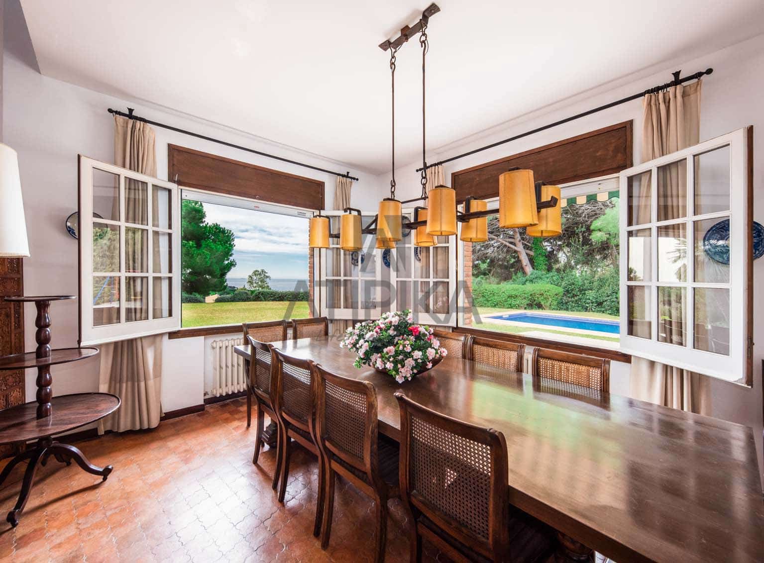 5 soveværelse Villa til salg i Sant Vicenc de Montalt med swimmingpool - € 1.575.000 (Ref: 9941382)