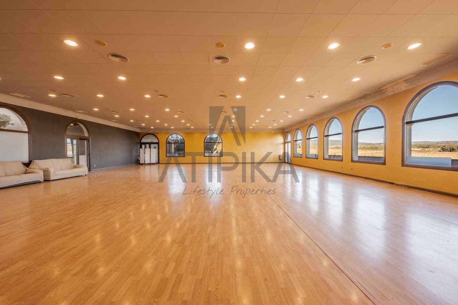 8 soveværelse Finca/Landehus til salg i Puigdalber med swimmingpool - € 1.925.000 (Ref: 9941384)