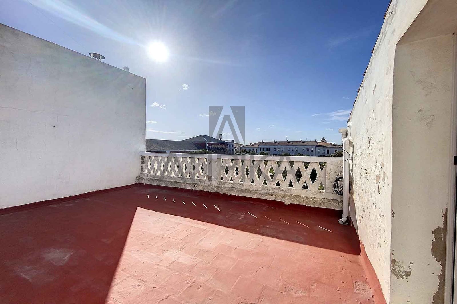 6 bedroom Villa for sale in Es Castell - € 520,000 (Ref: 9941386)