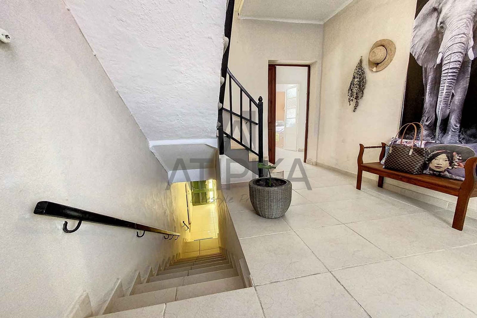 6 bedroom Villa for sale in Es Castell - € 520,000 (Ref: 9941386)