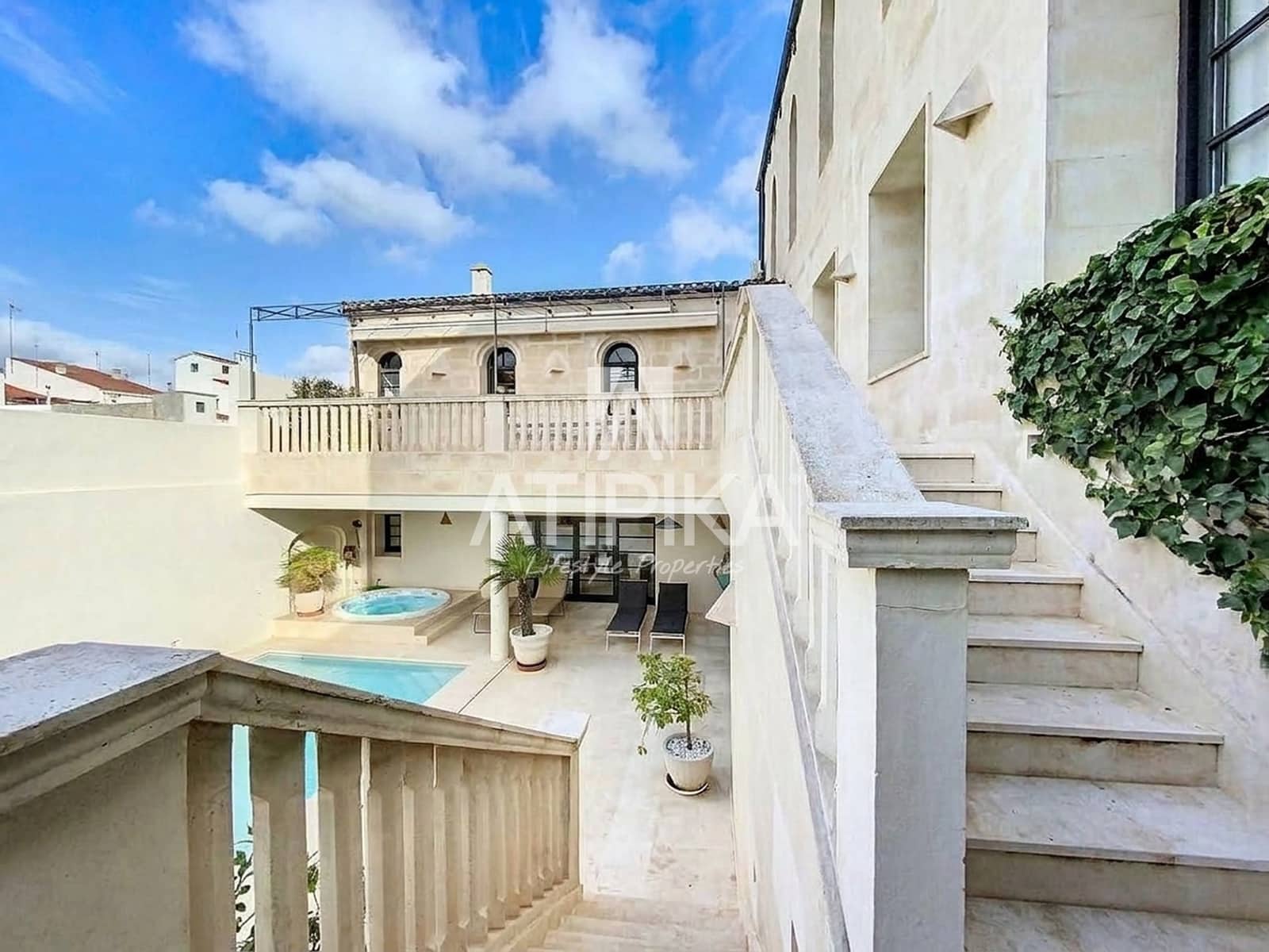 Chalet de 5 habitaciones en Mahón / Maó en venta con piscina garaje - 3.500.000 € (Ref: 9941389)