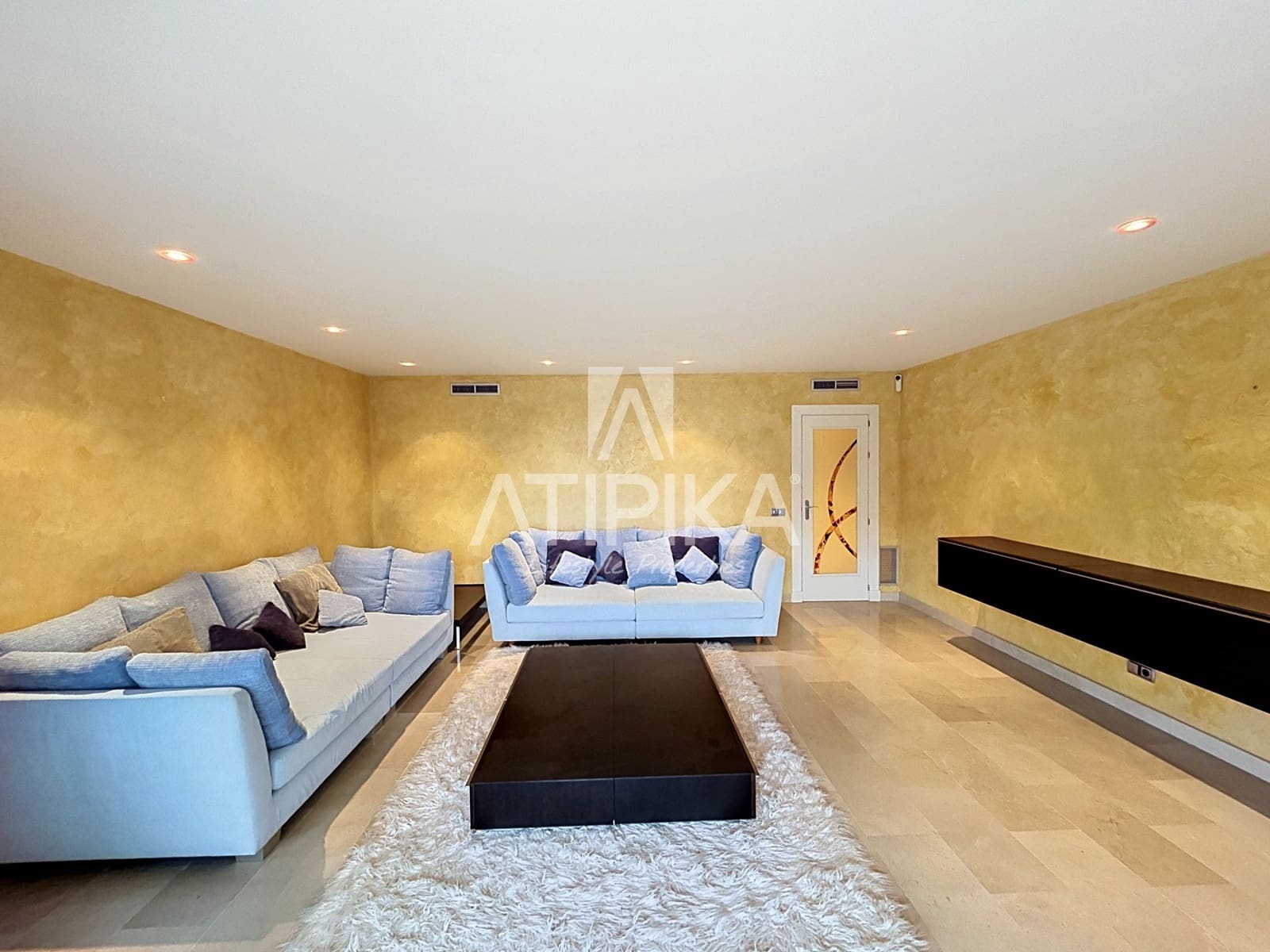 4 bedroom Apartment for sale in Mahon / Mao - € 585,000 (Ref: 9941403)