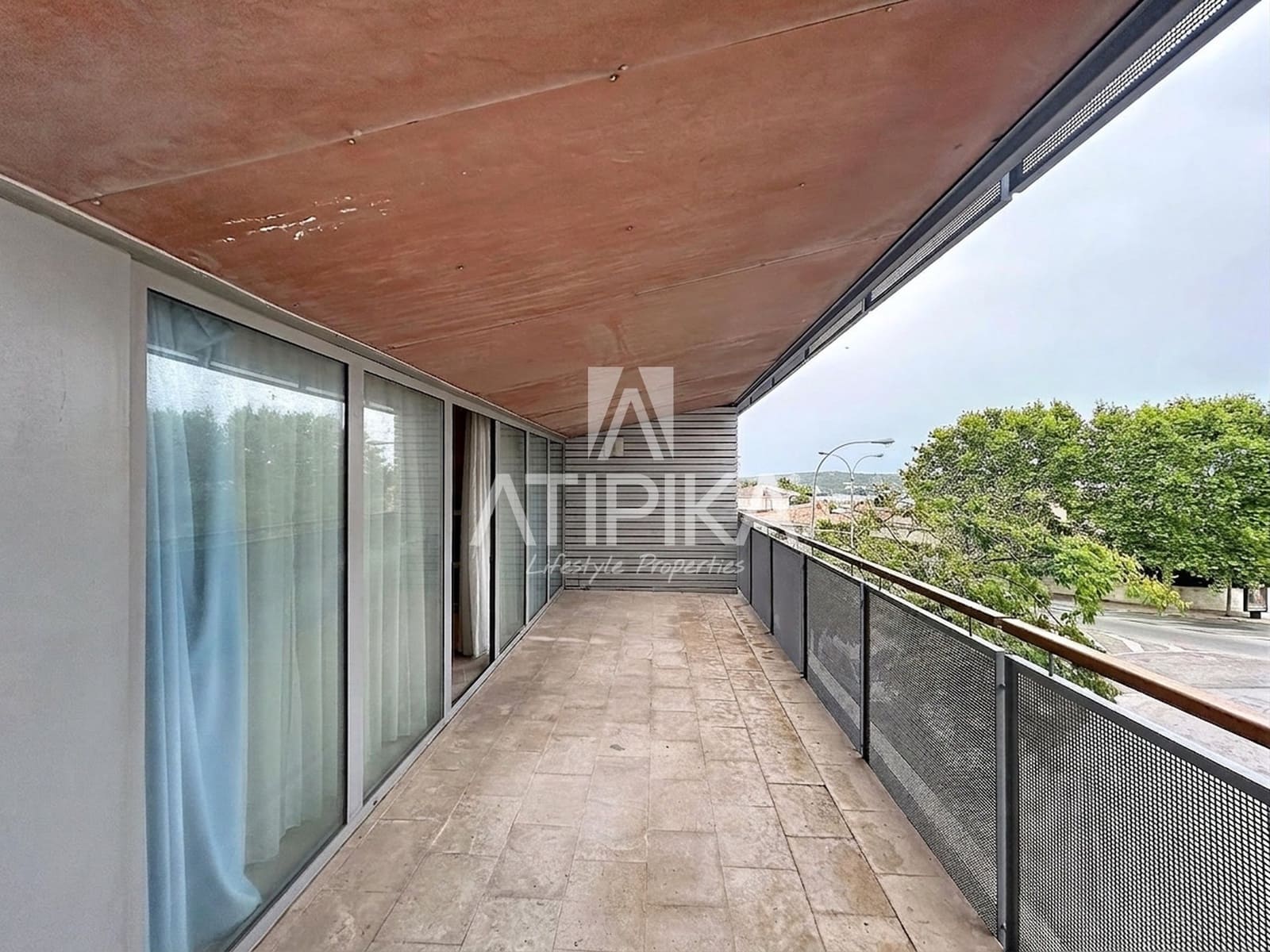 4 bedroom Apartment for sale in Mahon / Mao - € 585,000 (Ref: 9941403)