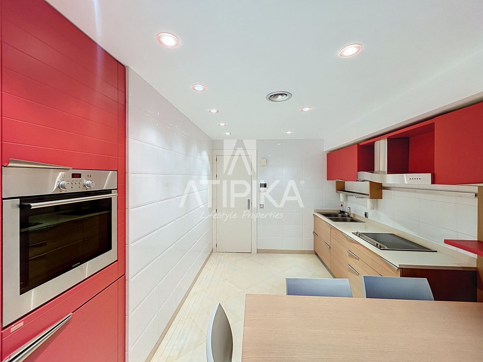 4 bedroom Apartment for sale in Mahon / Mao - € 585,000 (Ref: 9941403)