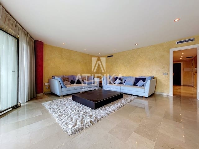Apartamento de 4 habitaciones en Mahón / Maó en venta con garaje - 585.000 € (Ref: 9941403)