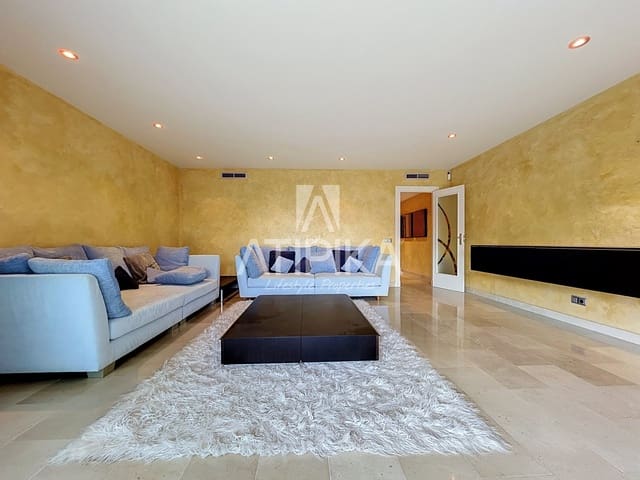 Apartamento de 4 habitaciones en Mahón / Maó en venta con garaje - 585.000 € (Ref: 9941403)