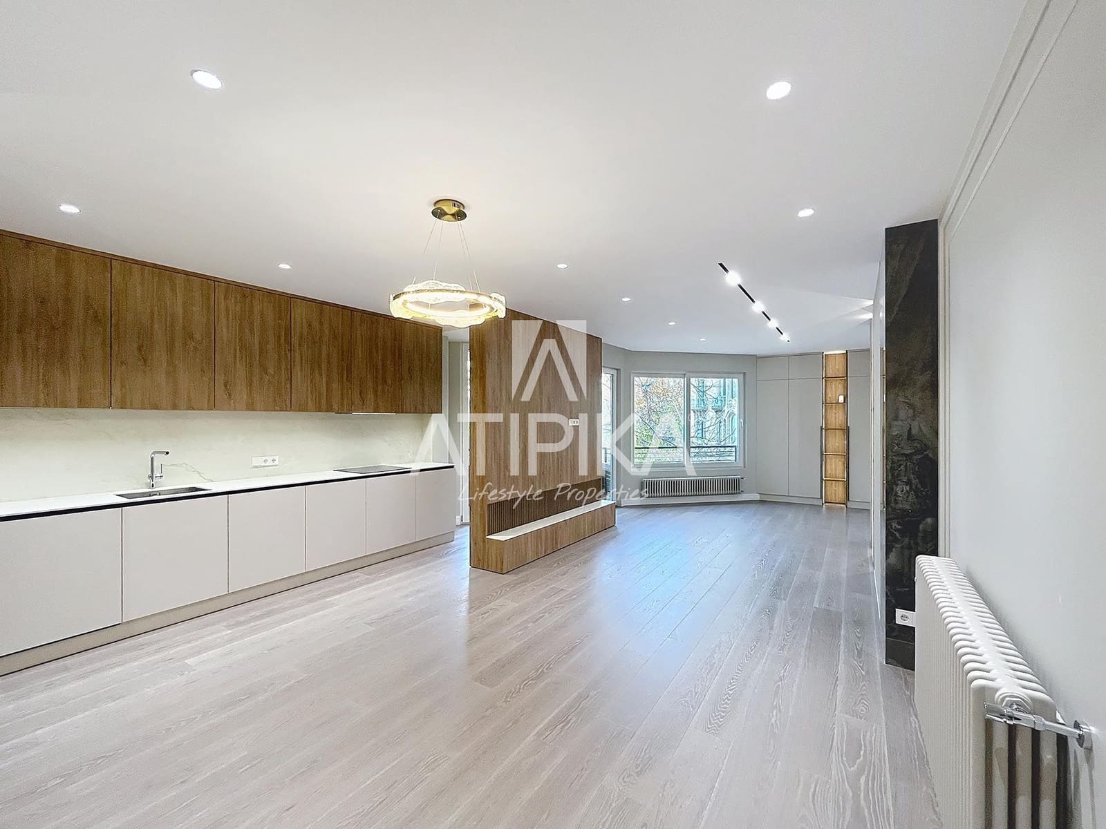 3 bedroom Apartment for sale in Barcelona city - € 1,225,000 (Ref: 9941409)