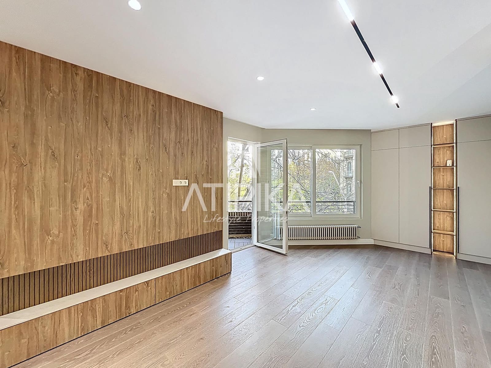 3 bedroom Apartment for sale in Barcelona city - € 1,225,000 (Ref: 9941409)