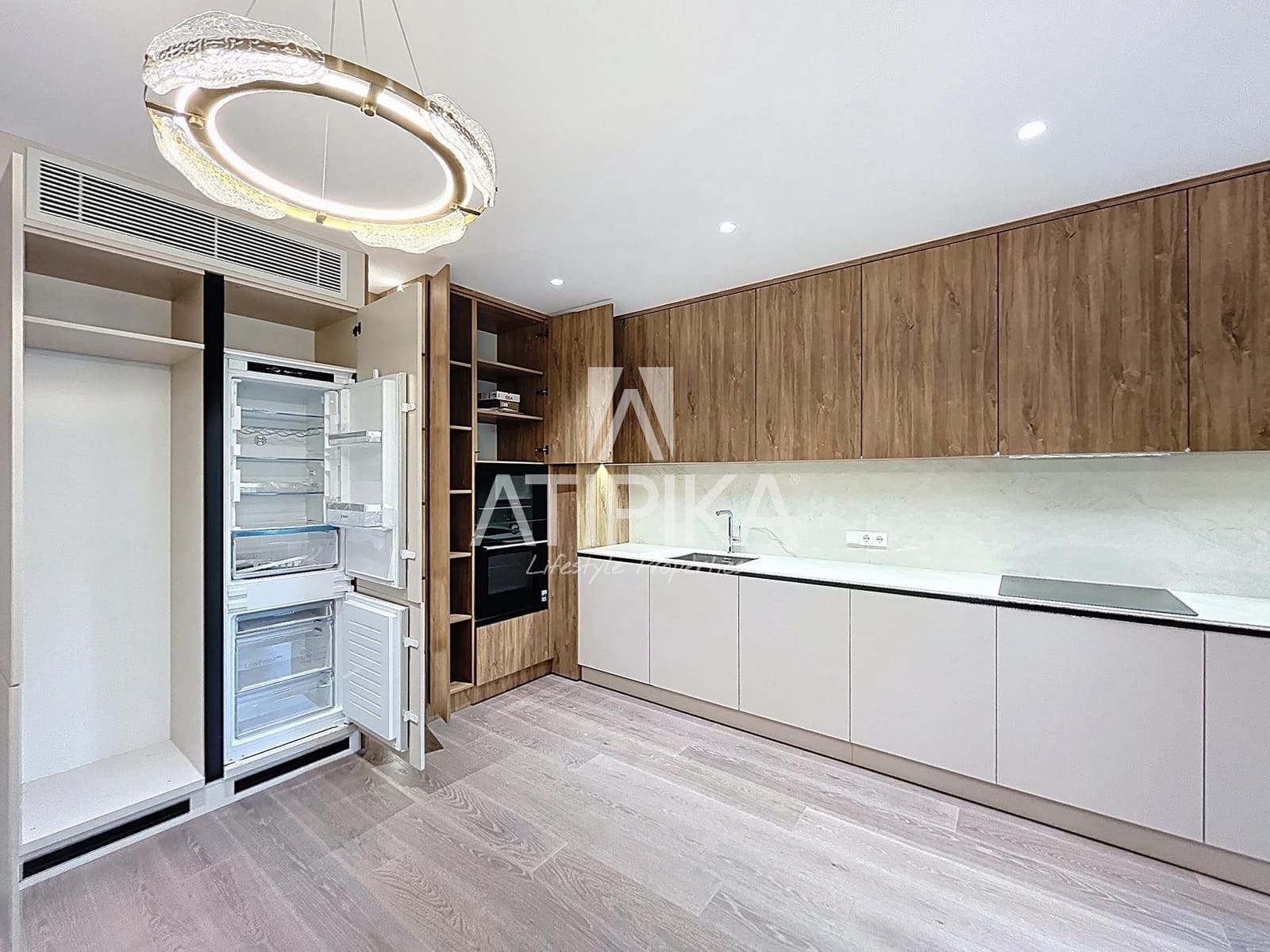 3 bedroom Apartment for sale in Barcelona city - € 1,225,000 (Ref: 9941409)