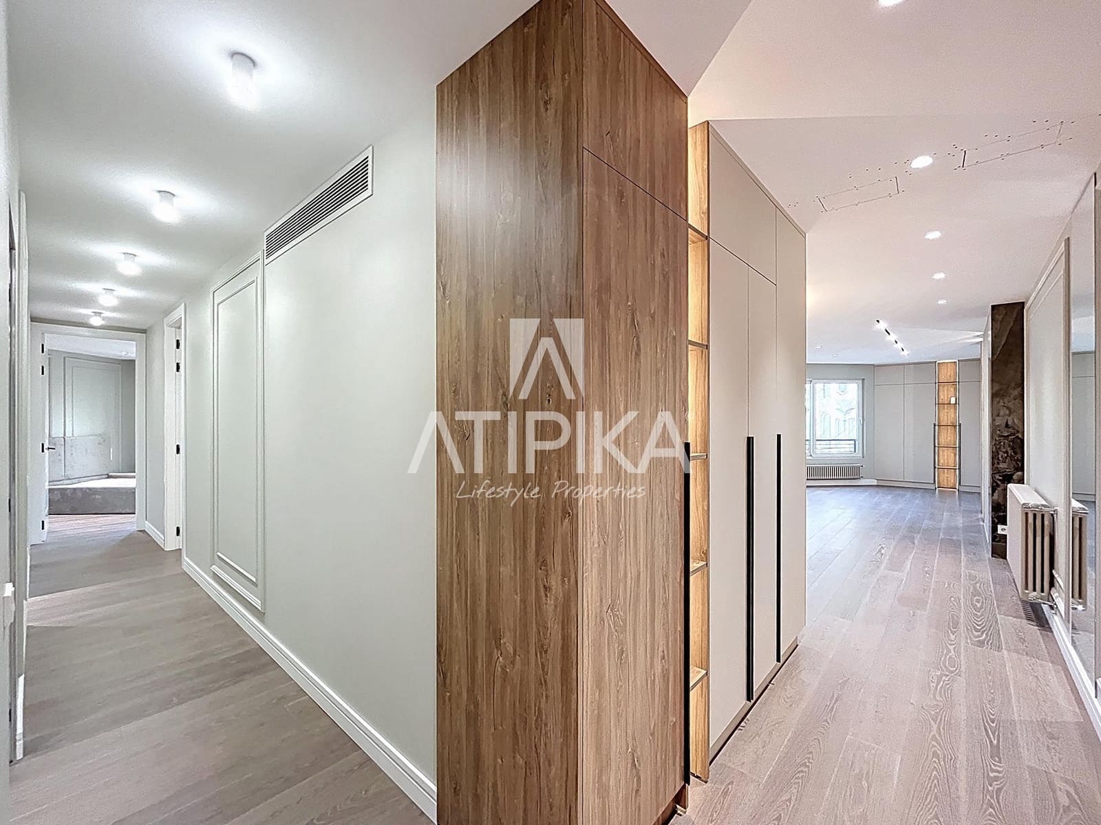 3 bedroom Apartment for sale in Barcelona city - € 1,225,000 (Ref: 9941409)