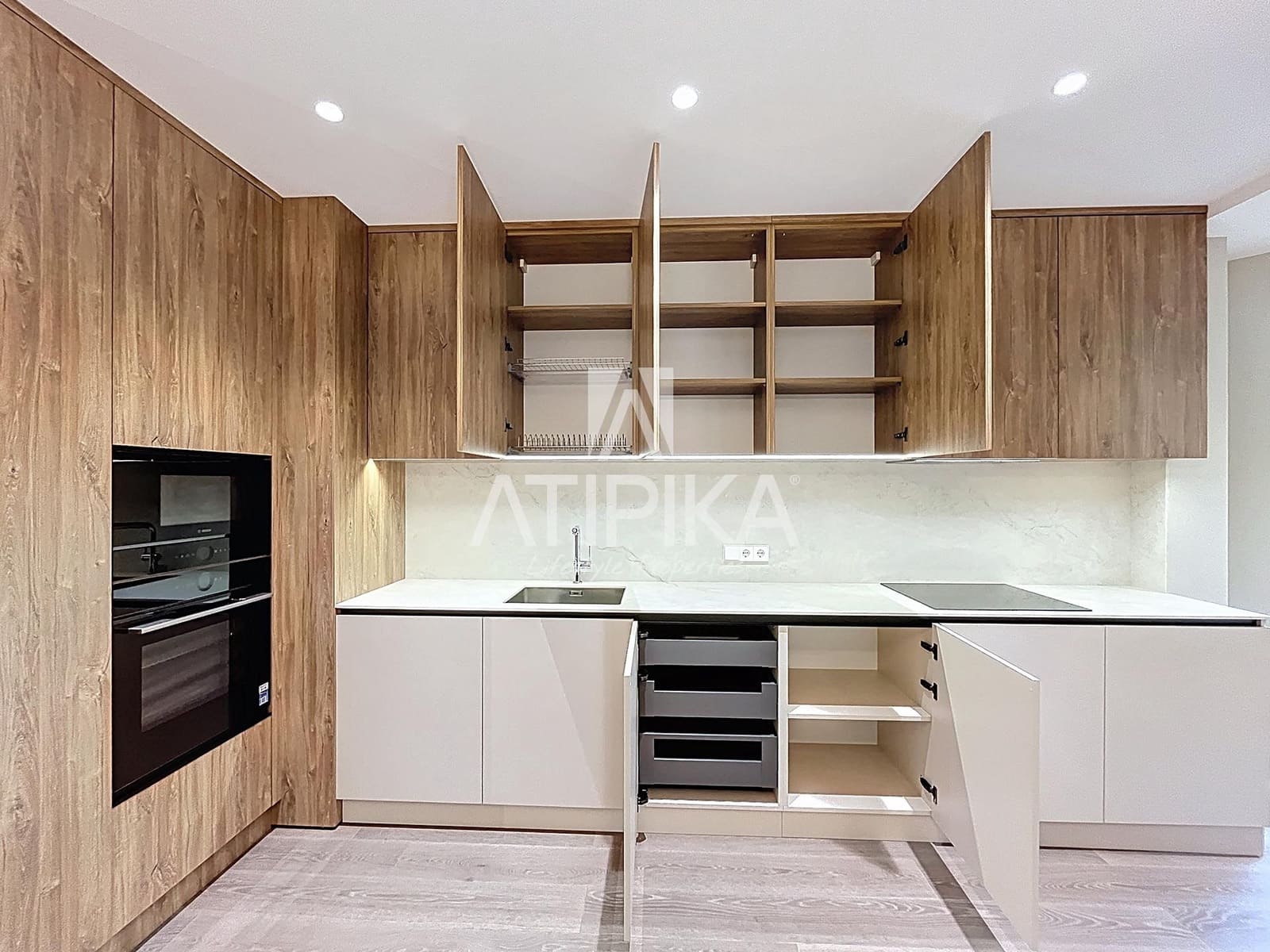 3 bedroom Apartment for sale in Barcelona city - € 1,225,000 (Ref: 9941409)