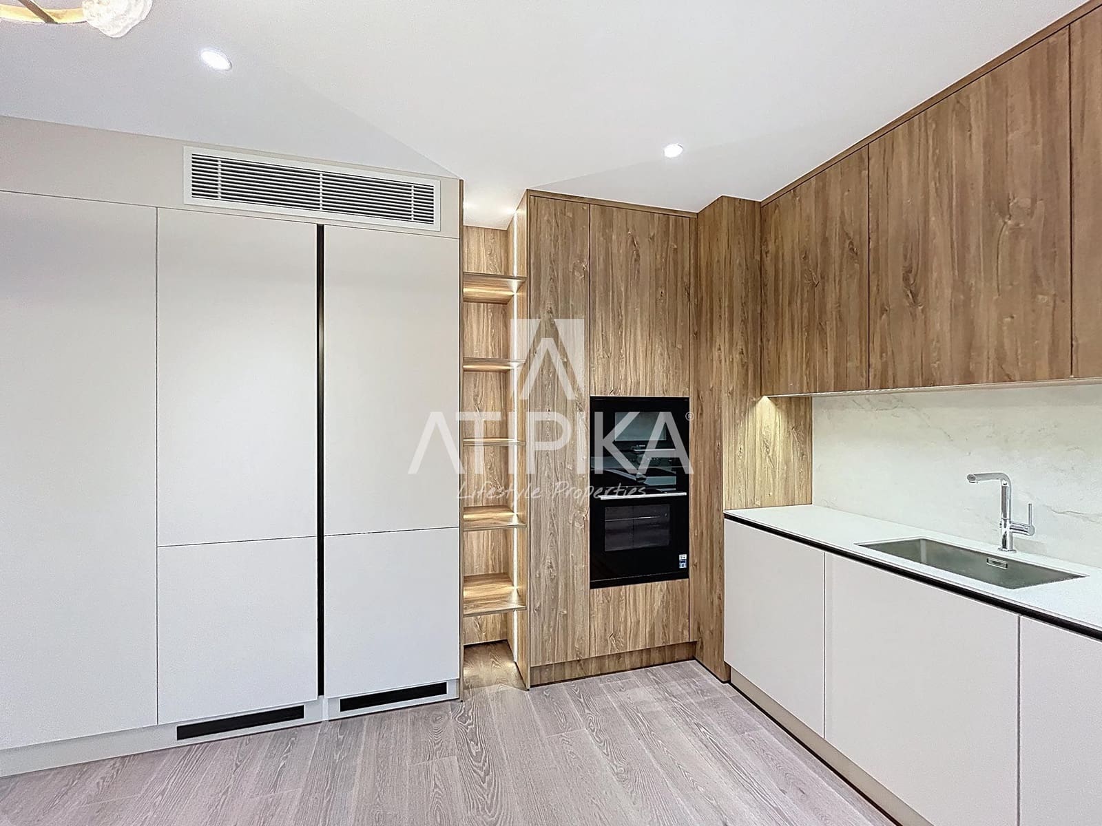 3 bedroom Apartment for sale in Barcelona city - € 1,225,000 (Ref: 9941409)