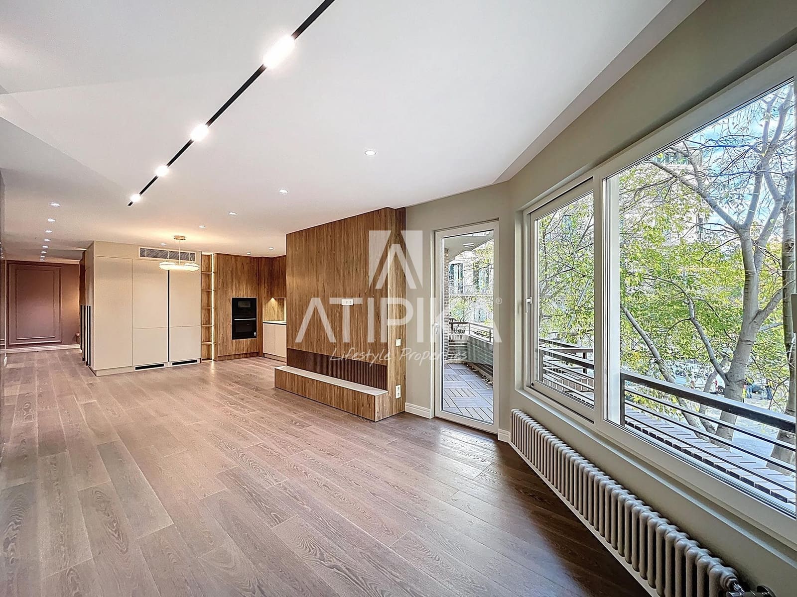 3 bedroom Apartment for sale in Barcelona city - € 1,225,000 (Ref: 9941409)