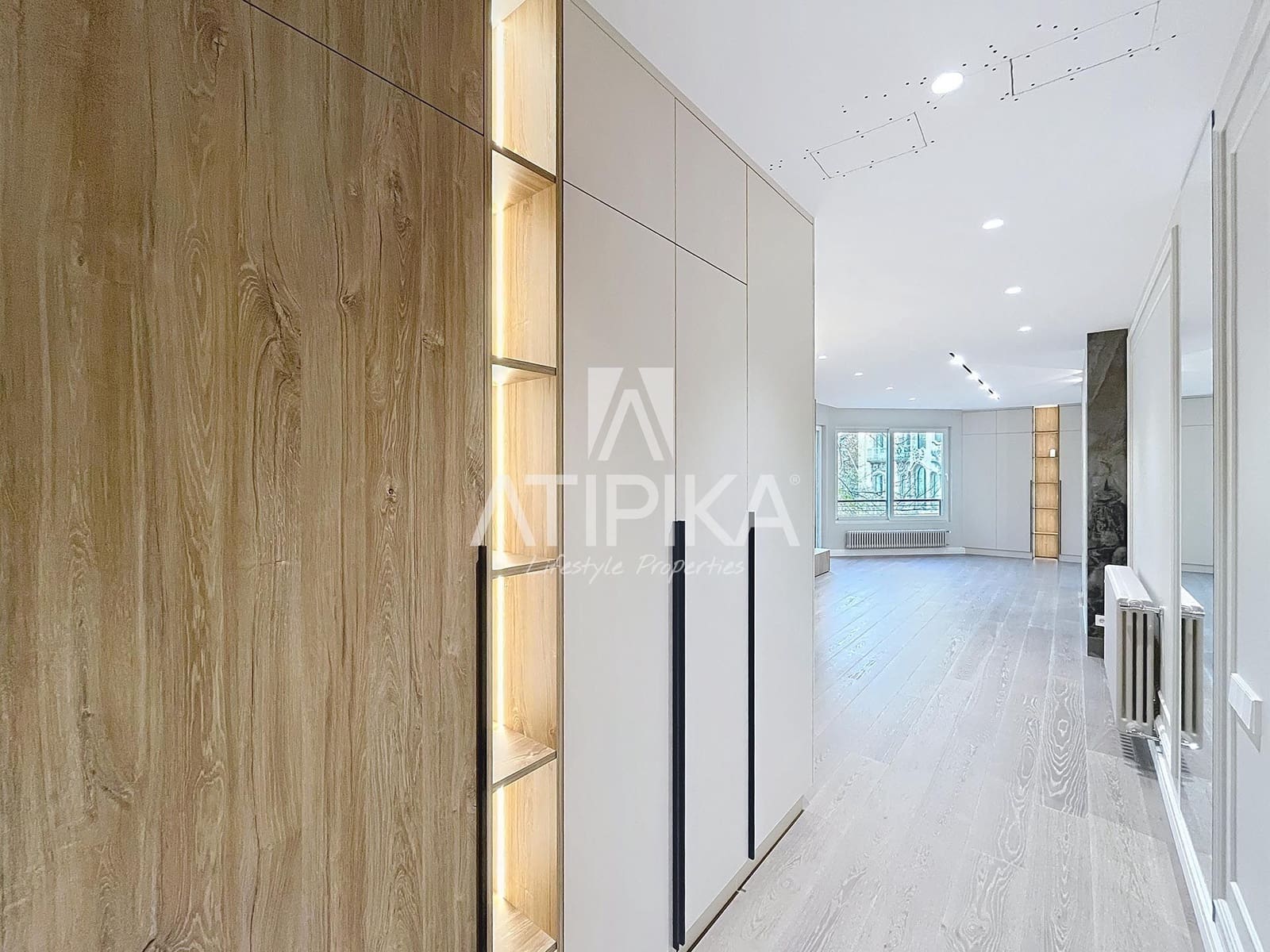 3 bedroom Apartment for sale in Barcelona city - € 1,225,000 (Ref: 9941409)