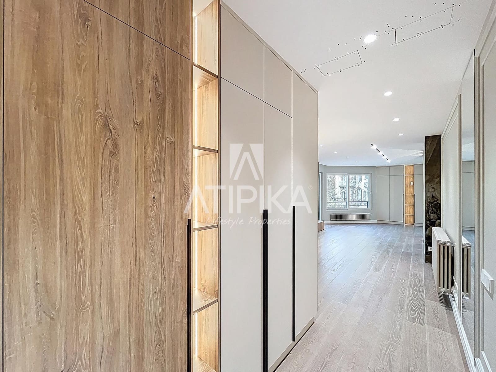 3 bedroom Apartment for sale in Barcelona city - € 1,225,000 (Ref: 9941409)