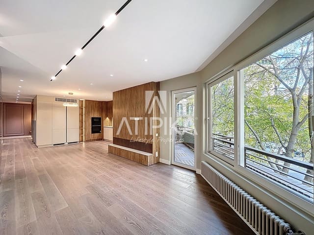 3 soveværelse Lejlighed til salg i Barcelona by - € 1.225.000 (Ref: 9941409)