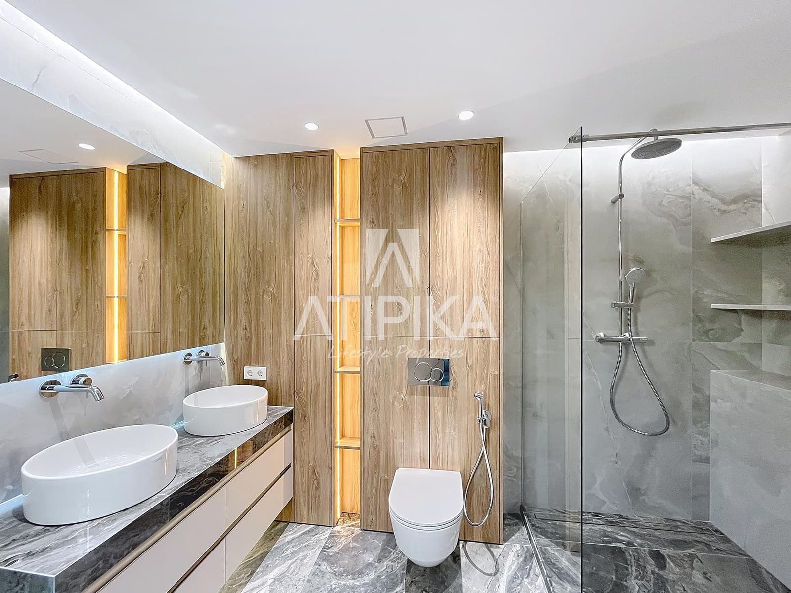 3 bedroom Apartment for sale in Barcelona city - € 1,225,000 (Ref: 9941409)