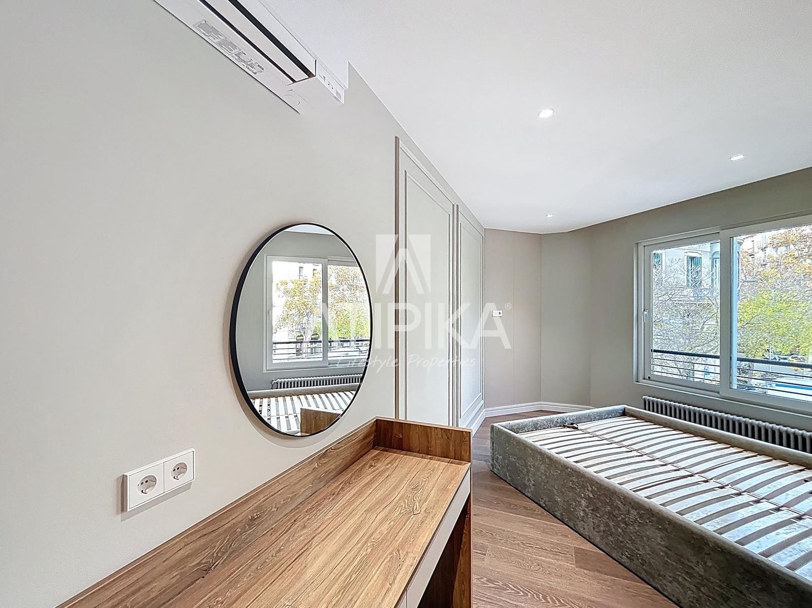 3 bedroom Apartment for sale in Barcelona city - € 1,225,000 (Ref: 9941409)