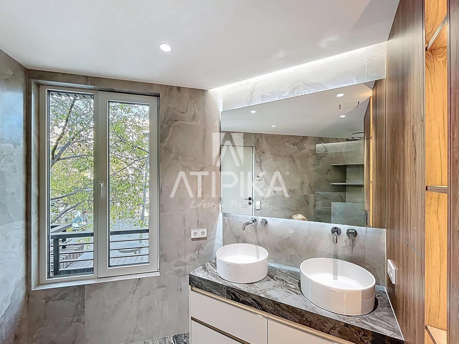 3 bedroom Apartment for sale in Barcelona city - € 1,225,000 (Ref: 9941409)