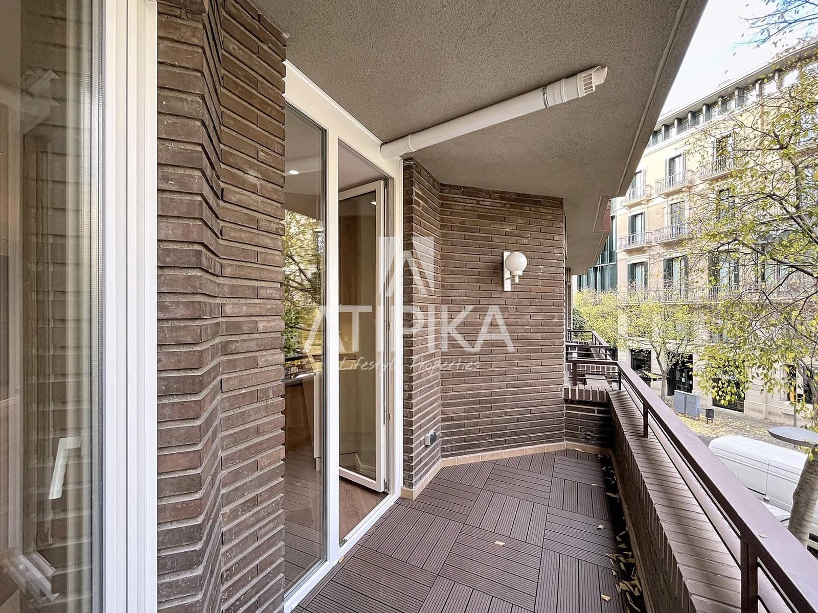 3 bedroom Apartment for sale in Barcelona city - € 1,225,000 (Ref: 9941409)