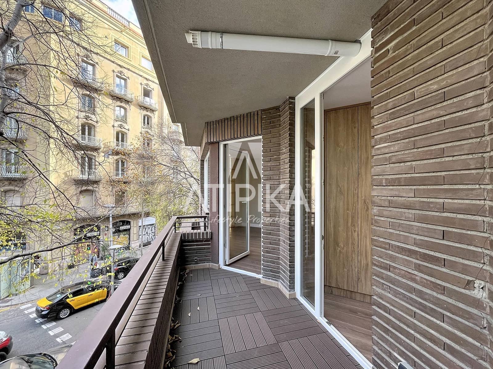 3 bedroom Apartment for sale in Barcelona city - € 1,225,000 (Ref: 9941409)