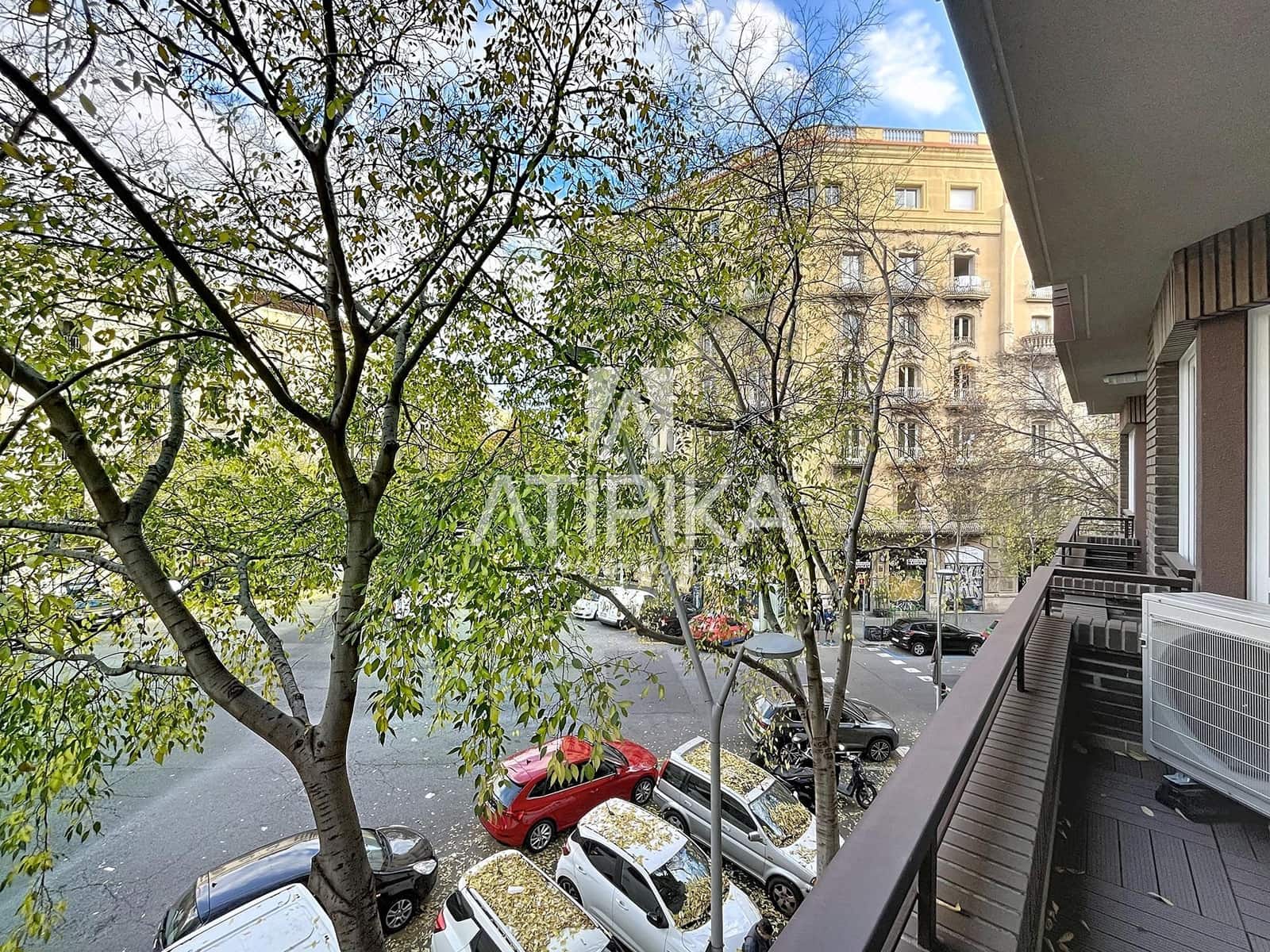 3 bedroom Apartment for sale in Barcelona city - € 1,225,000 (Ref: 9941409)