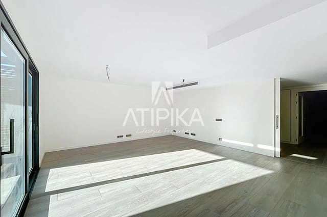 4 soveværelse Penthouse til salg i Esplugues de Llobregat med swimmingpool - € 2.211.000 (Ref: 9941410)
