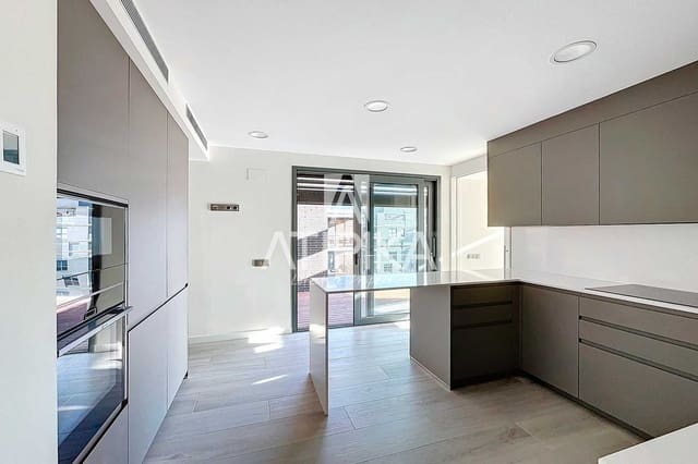 4 soveværelse Penthouse til salg i Esplugues de Llobregat med swimmingpool - € 2.211.000 (Ref: 9941410)