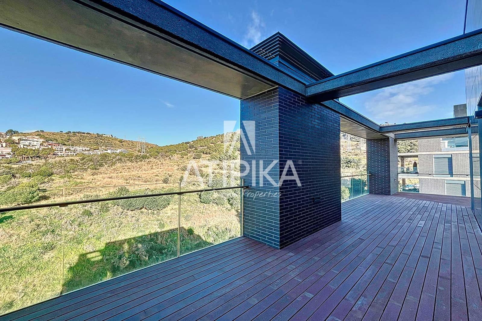 4 slaapkamer Penthouse te koop in Esplugues de Llobregat met zwembad - € 2.211.000 (Ref: 9941410)