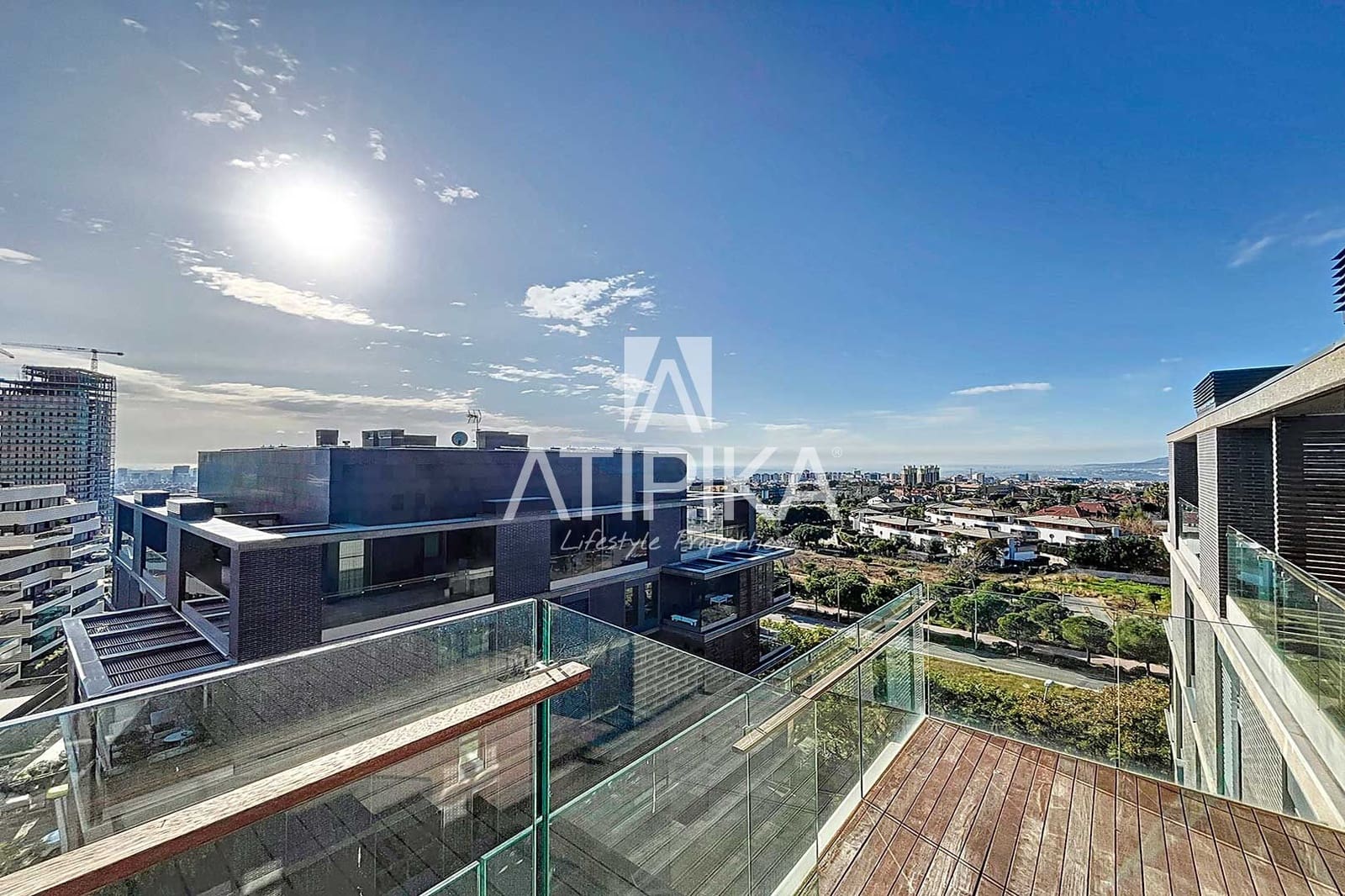 4 slaapkamer Penthouse te koop in Esplugues de Llobregat met zwembad - € 2.211.000 (Ref: 9941410)