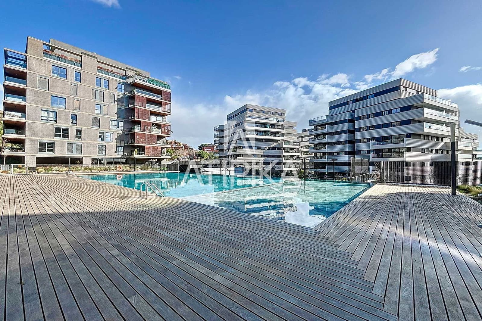 4 slaapkamer Penthouse te koop in Esplugues de Llobregat met zwembad - € 2.211.000 (Ref: 9941410)
