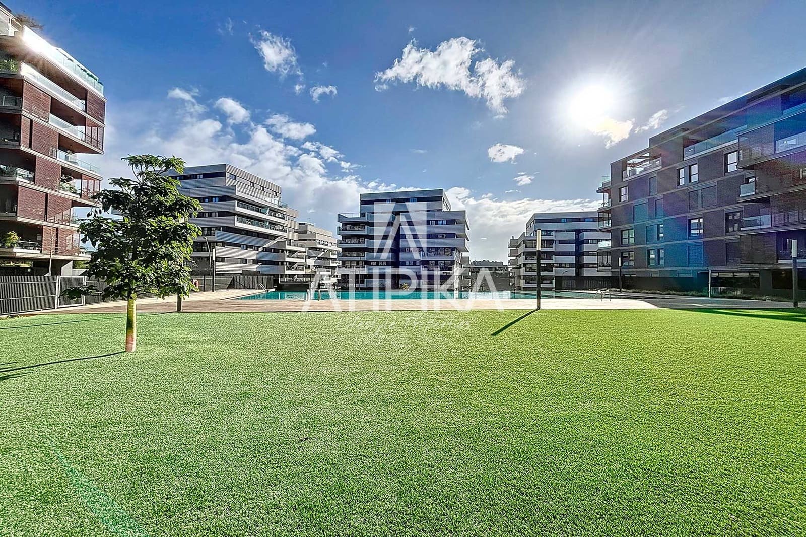 4 slaapkamer Penthouse te koop in Esplugues de Llobregat met zwembad - € 2.211.000 (Ref: 9941410)