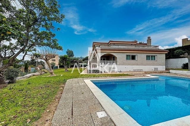 7 soveværelse Villa til salg i Montgoda, Lloret de Mar med swimmingpool - € 840.000 (Ref: 9941414)