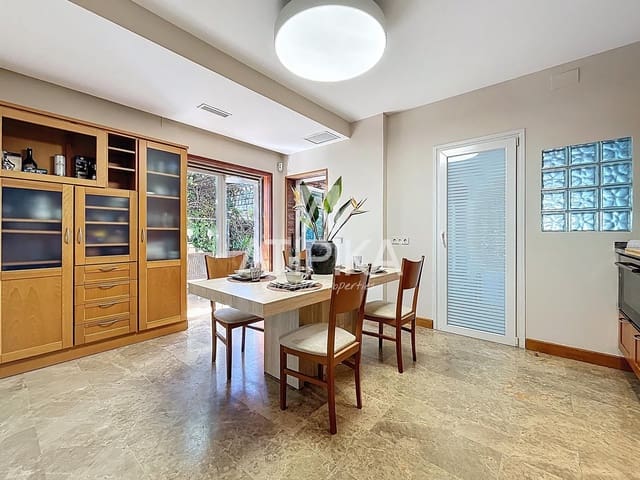 7 slaapkamer Villa te huur in Castelldefels met zwembad garage - € 8.900 (Ref: 9941417)