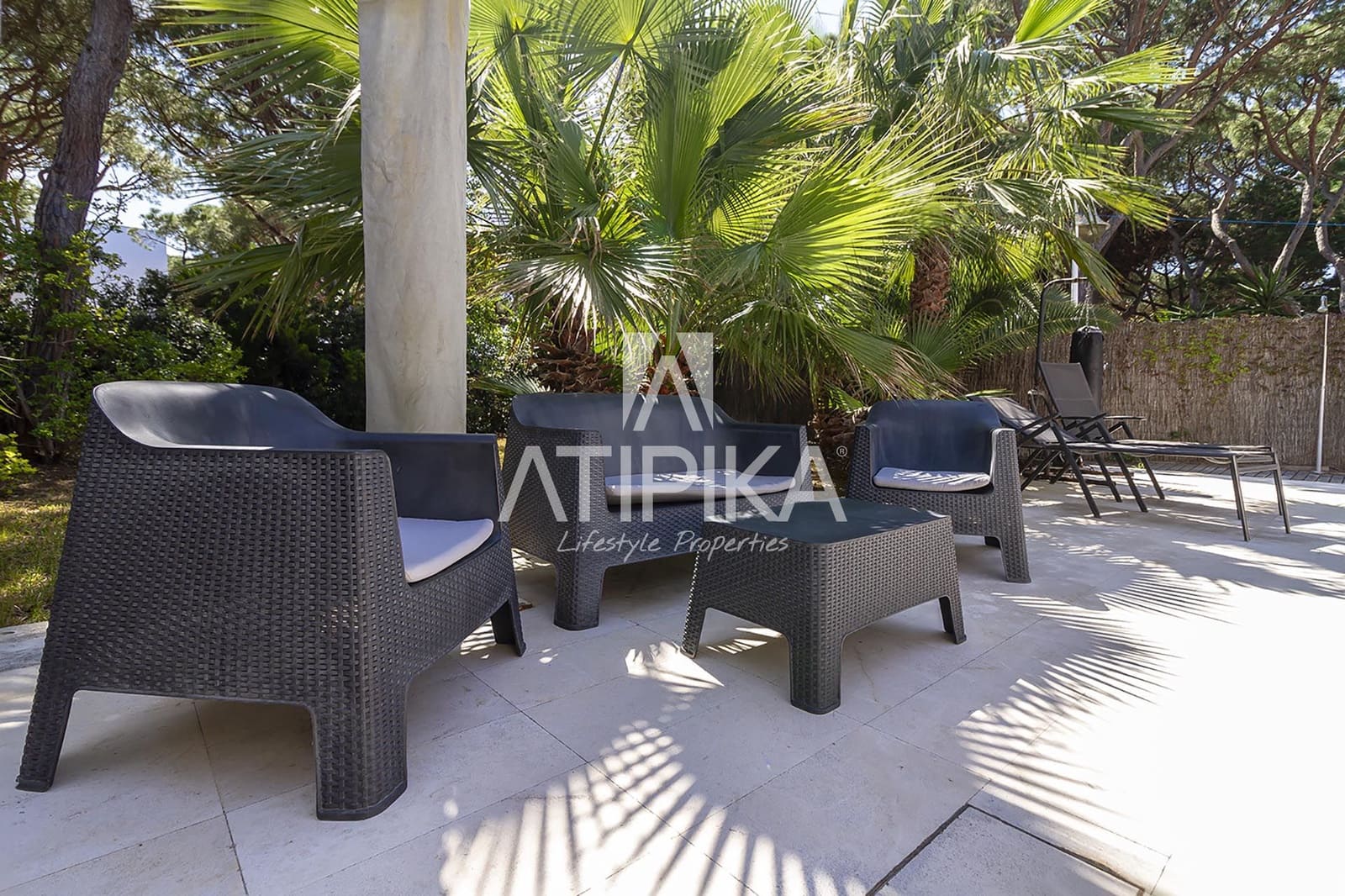 Villa till salu i Gava med pool - 3 250 000 € (Ref: 9941418)