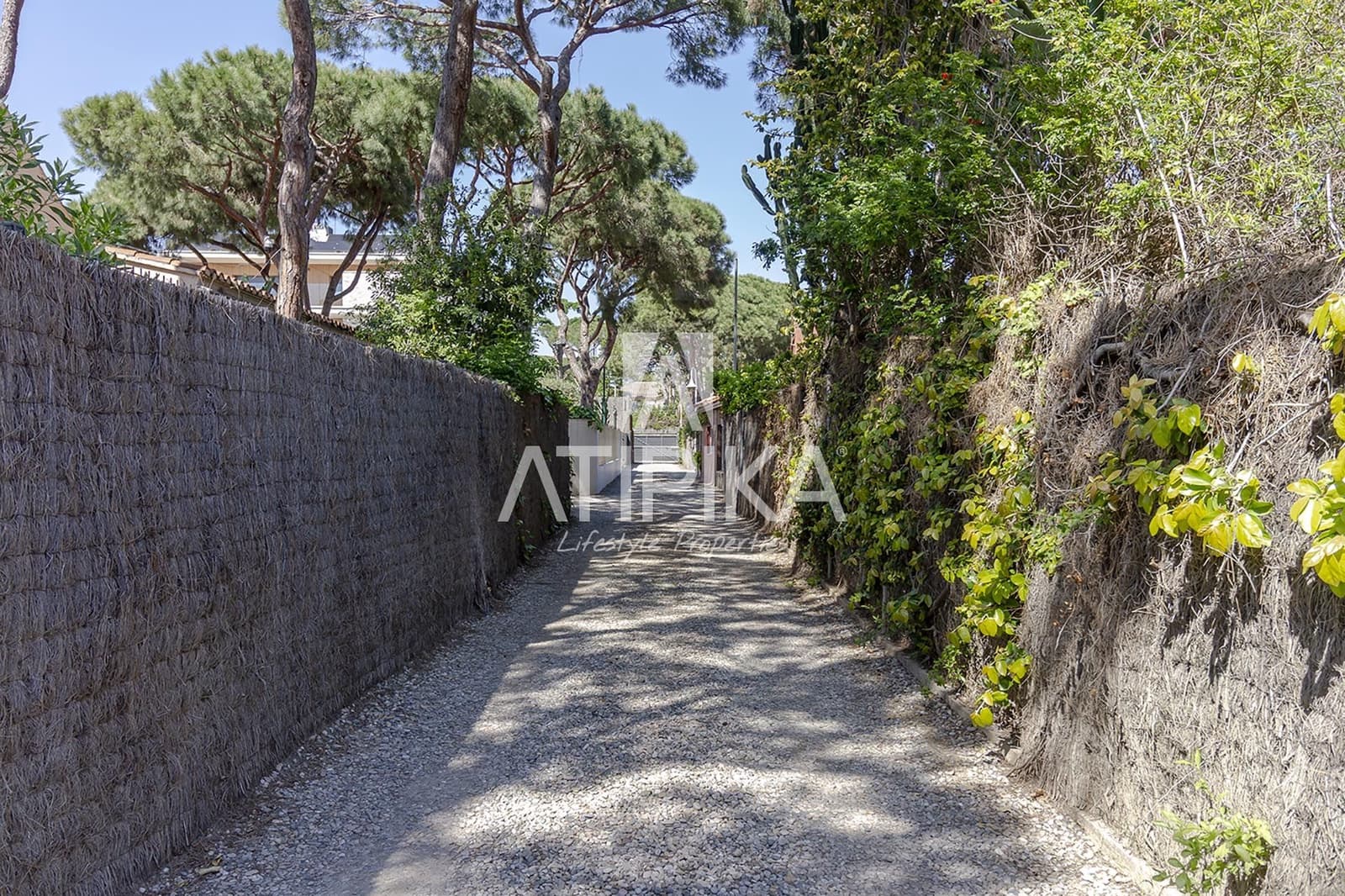 Villa till salu i Gava med pool - 3 250 000 € (Ref: 9941418)