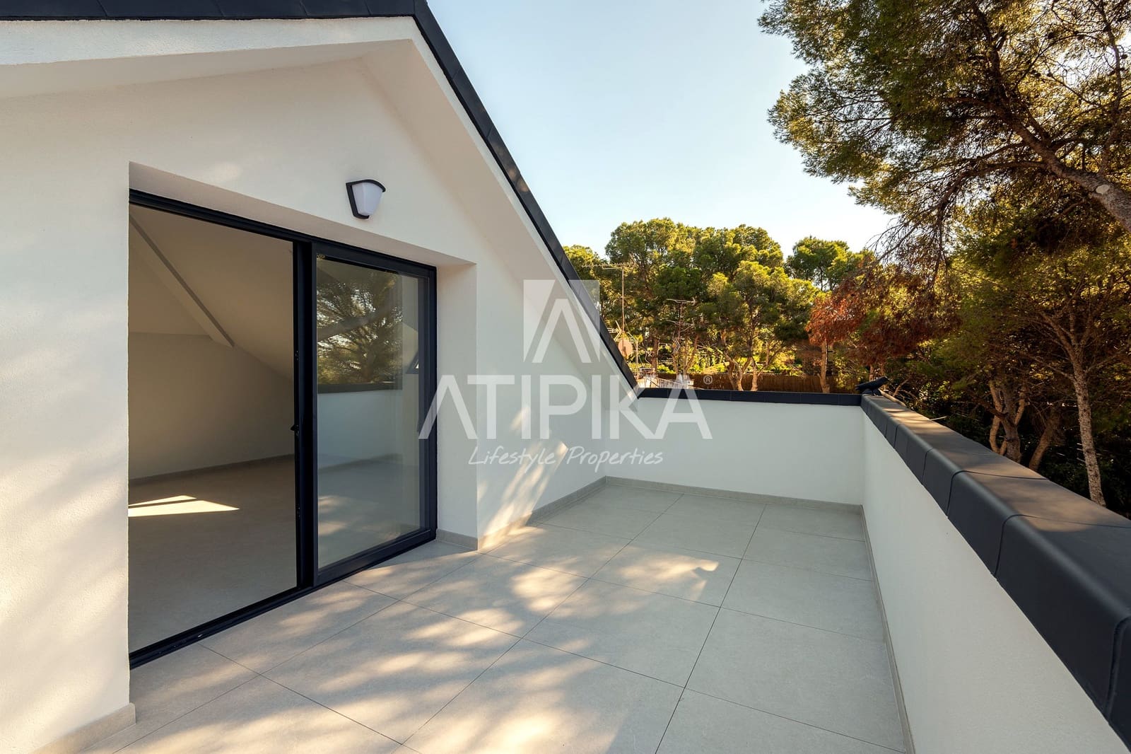 5 slaapkamer Villa te koop in Castelldefels met zwembad - € 2.290.000 (Ref: 9941434)
