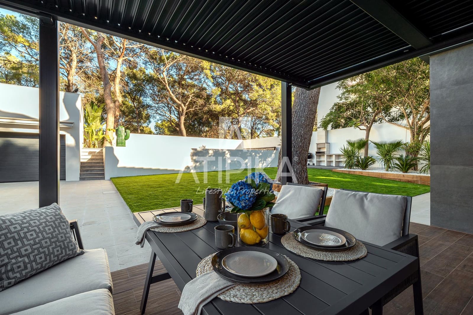 5 slaapkamer Villa te koop in Castelldefels met zwembad - € 2.290.000 (Ref: 9941434)