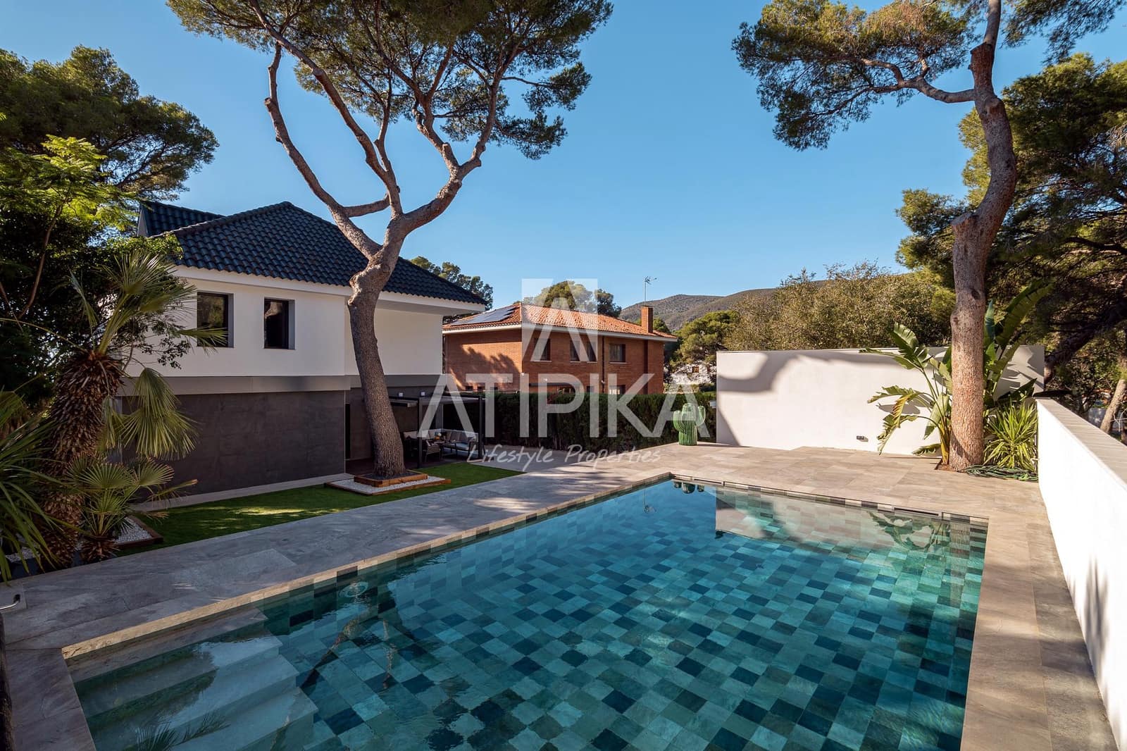 5 slaapkamer Villa te koop in Castelldefels met zwembad - € 2.290.000 (Ref: 9941434)