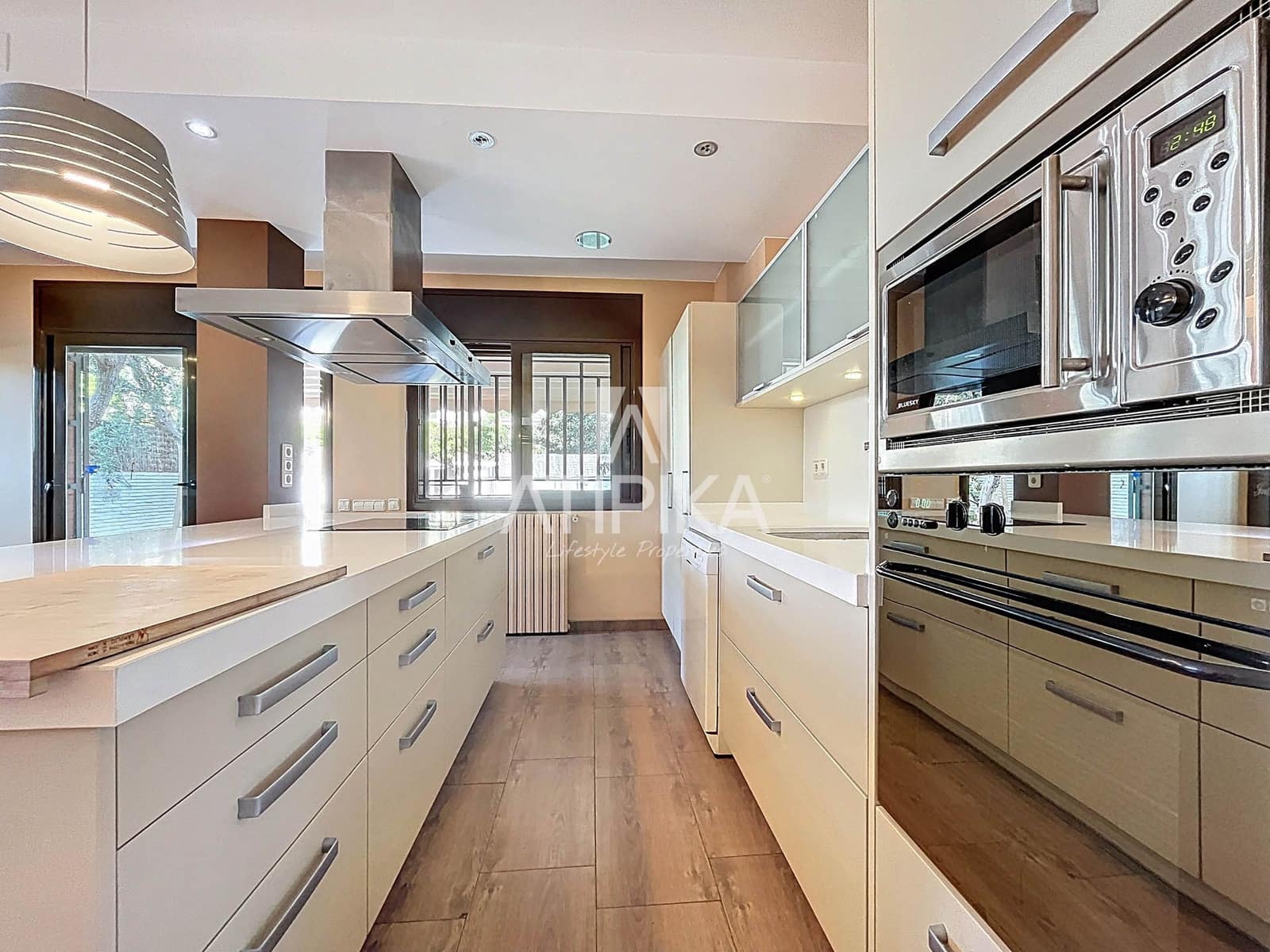5 makuuhuone Huvila vuokrattavana paikassa Castelldefels mukana uima-altaan 
autotalli - 5 900 € (Ref: 9941436)