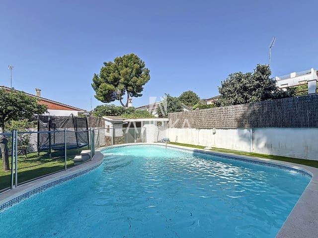 Chalet de 5 habitaciones en Castelldefels en alquiler con piscina garaje - 5.900 € (Ref: 9941436)