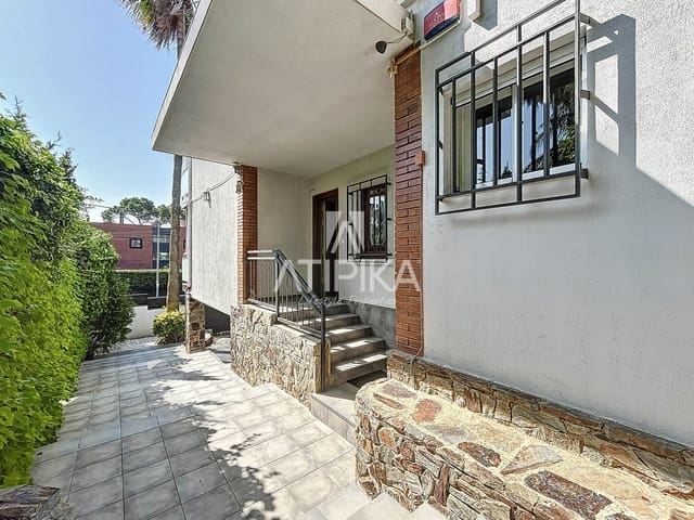 Chalet de 5 habitaciones en Castelldefels en alquiler con piscina garaje - 5.900 € (Ref: 9941436)