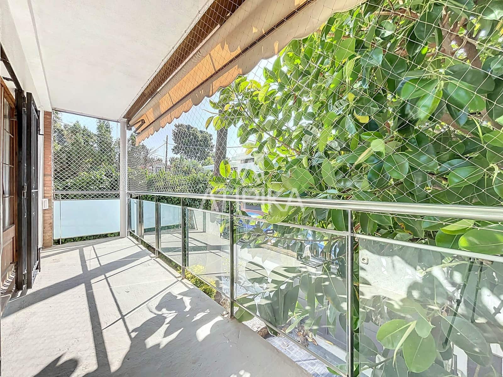 5 makuuhuone Huvila vuokrattavana paikassa Castelldefels mukana uima-altaan 
autotalli - 5 900 € (Ref: 9941436)