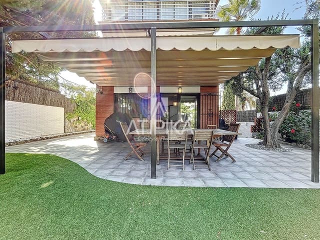 Chalet de 5 habitaciones en Castelldefels en alquiler con piscina garaje - 5.900 € (Ref: 9941436)