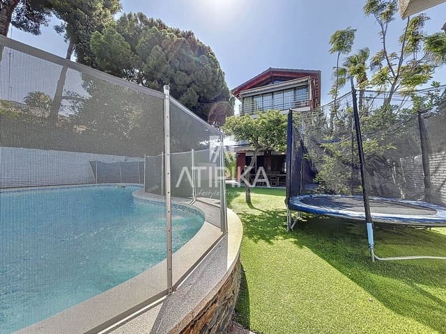 Chalet de 5 habitaciones en Castelldefels en alquiler con piscina garaje - 5.900 € (Ref: 9941436)